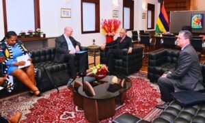 Read more about the article International Monetary Fund Delegation Meets Navin Ramgoolam to Discuss Fiscal Responsibility Reform