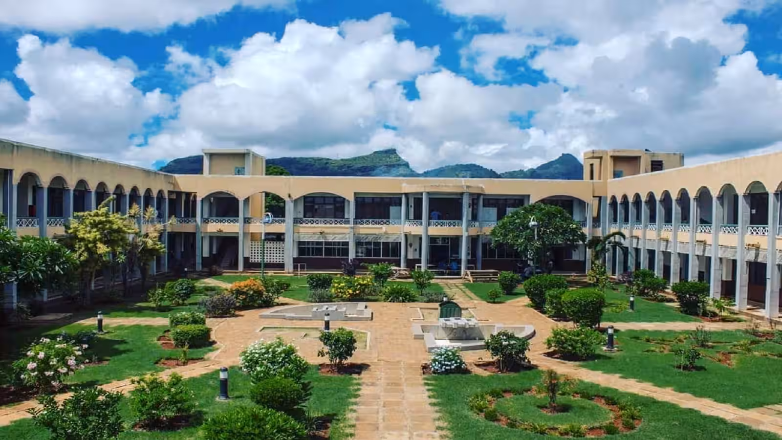 You are currently viewing Top 5 Engineering Colleges in Mauritius (2026)