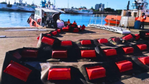 Read more about the article Investigation Begins After 500 Litres of Oil Leak into Port Louis Harbour Area Waters