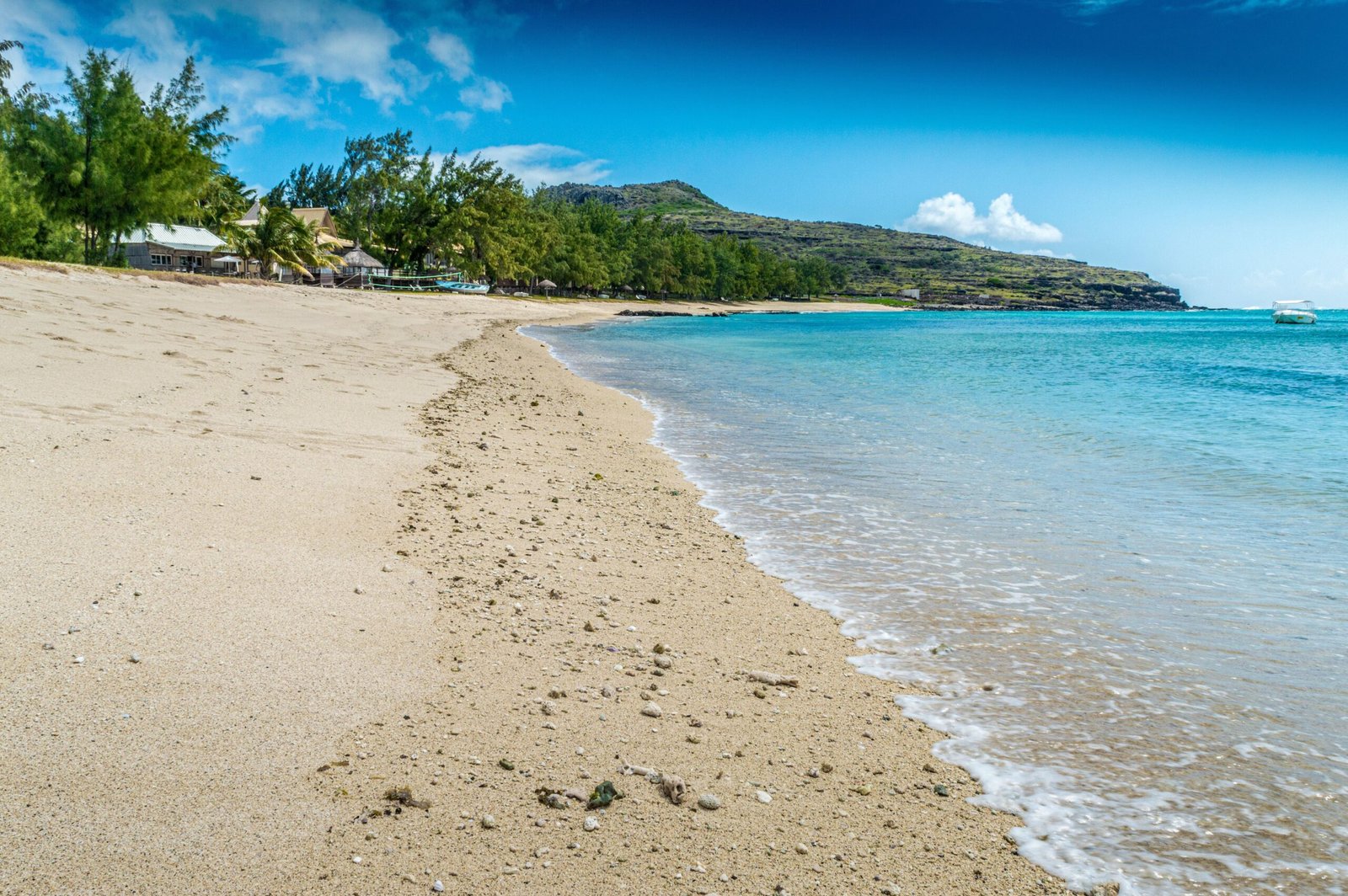You are currently viewing Things to Do on Flic en Flac Beach in Mauritius